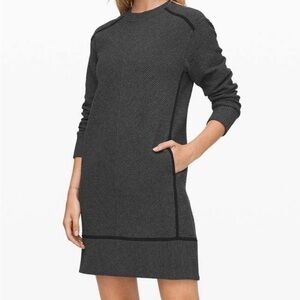 Lululemon On Repeat Dress
Heathered Core Dark Grey / Black